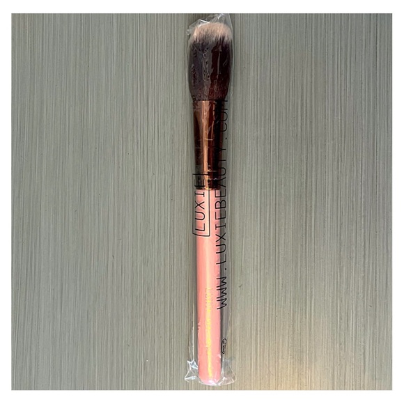 NEW LUXIE 514 BLUSH Makeup Brush ROSE GOLD SYNTHETIC Vegan Cruelty Free - Picture 2 of 7